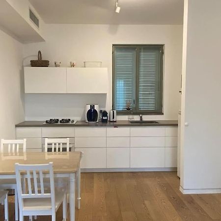 Laura Compound- Authentic 1 Bedroom Charming & Specious 特拉维夫 外观 照片