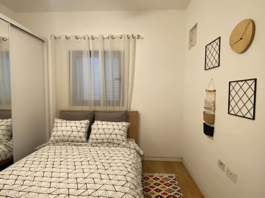 Laura Compound- Authentic 1 Bedroom Charming & Specious 特拉维夫 外观 照片