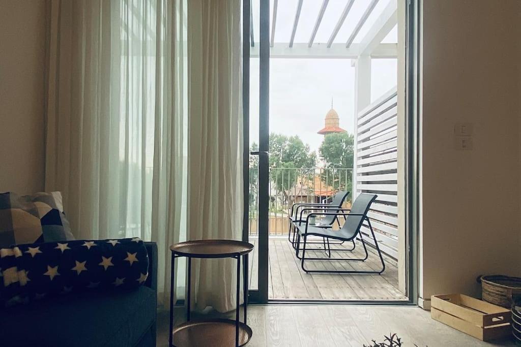 Laura Compound- Authentic 1 Bedroom Charming & Specious 特拉维夫 外观 照片
